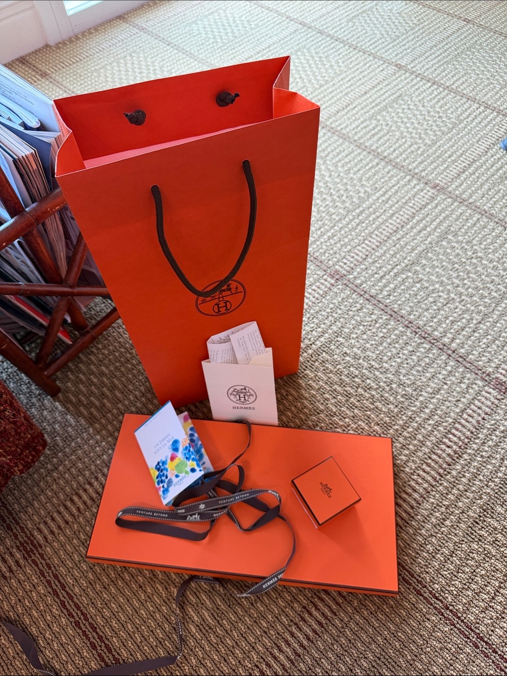 Hermes bright orange retail gift set with black rope handles